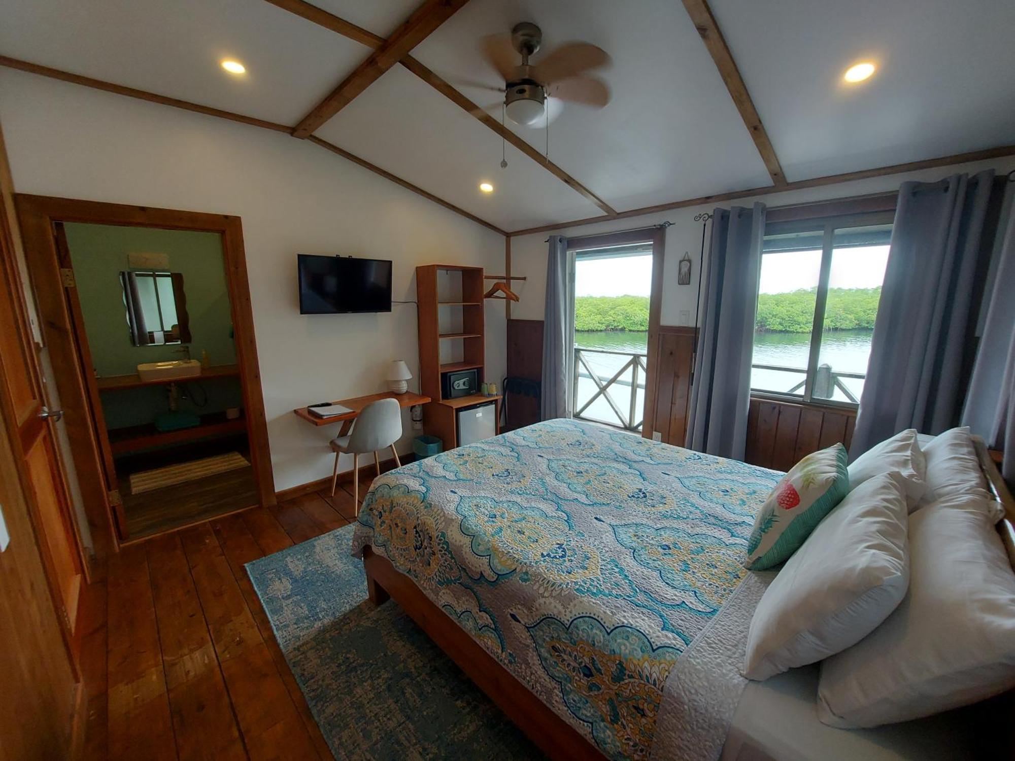 The Sunsetter Bed & Breakfast Бокас-дель-Торо Экстерьер фото